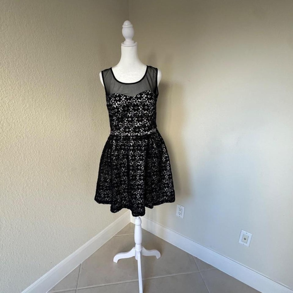 Inspire Me Fit and Flare Dress Women 10 Black Floral‎ Lace Mesh Open Back Party